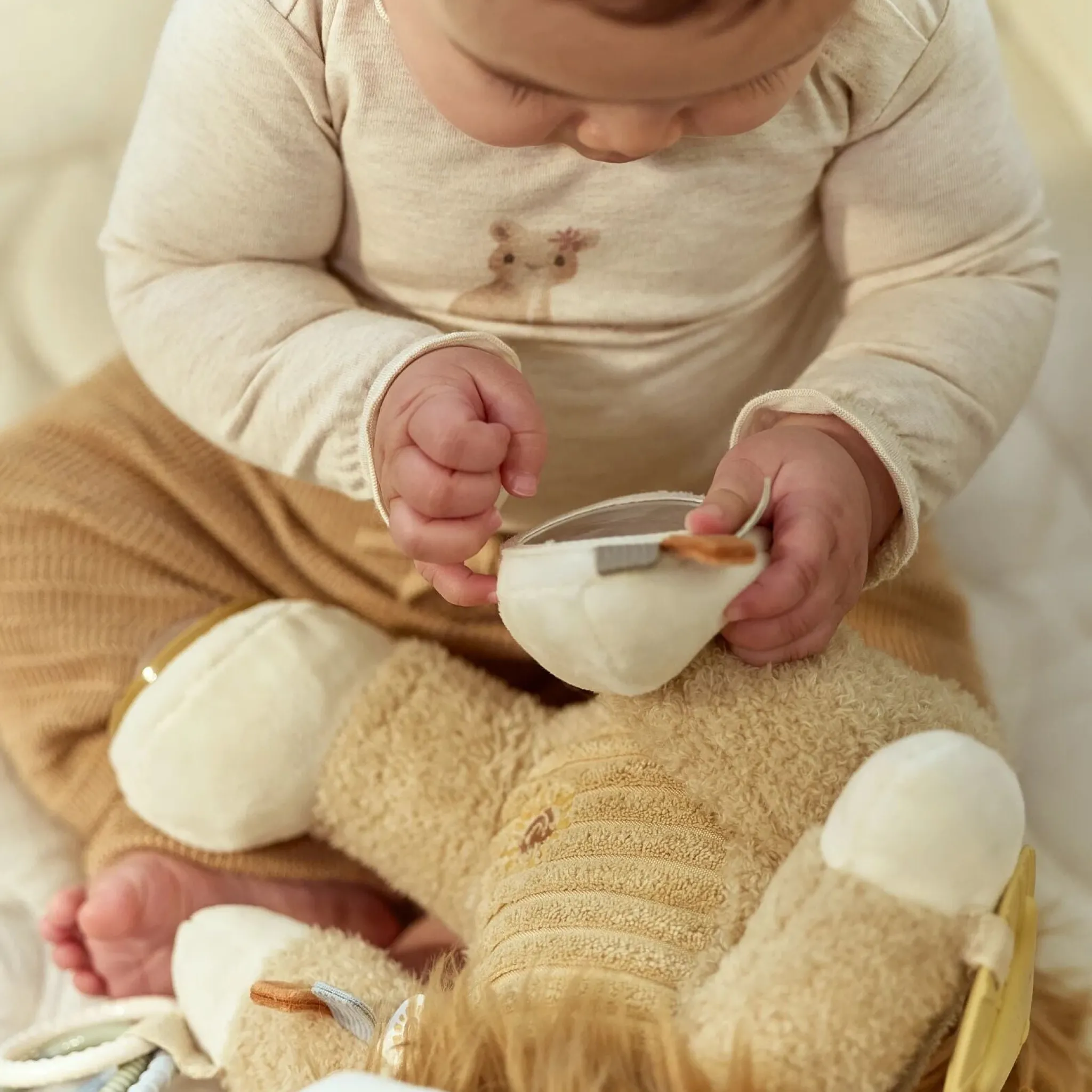 Little Dutch Activity cuddly toy Lion - Yellow Best