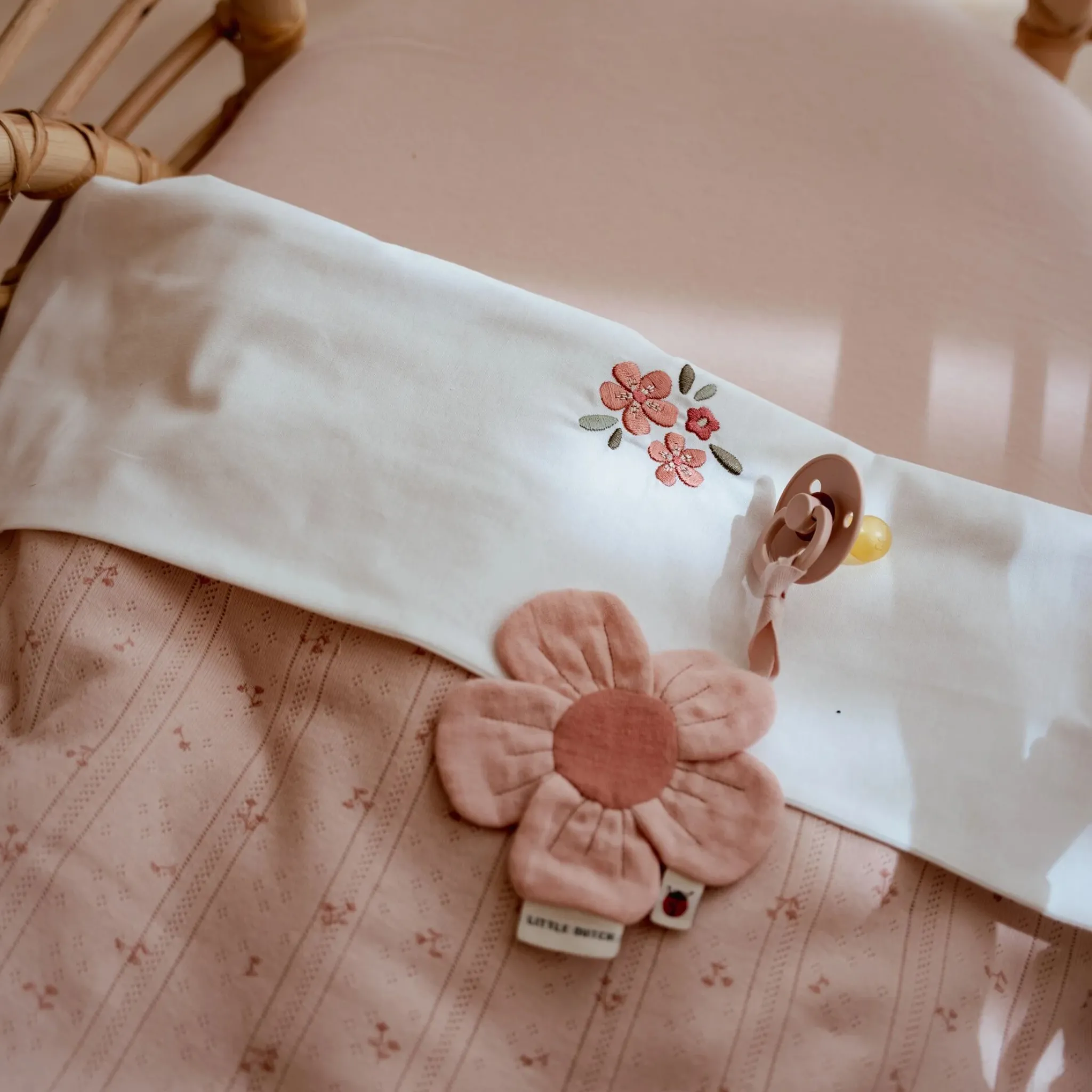 Little Dutch Cradle blanket - Pink - Essentials Clearance