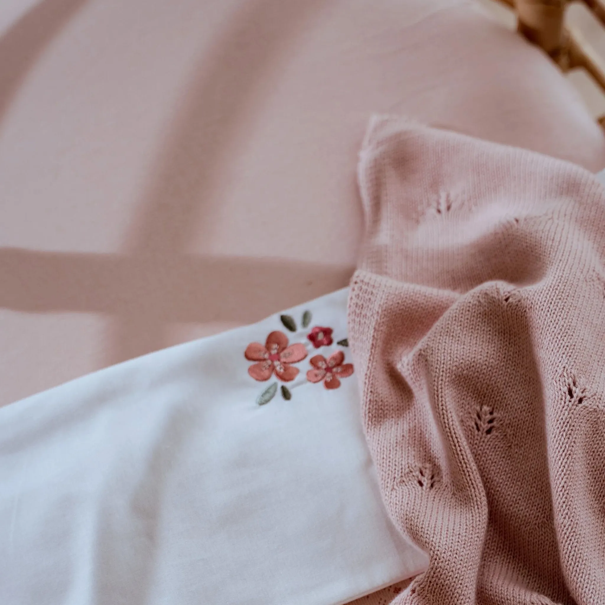 Little Dutch Cradle fitted sheet - Pink - Essentials Discount