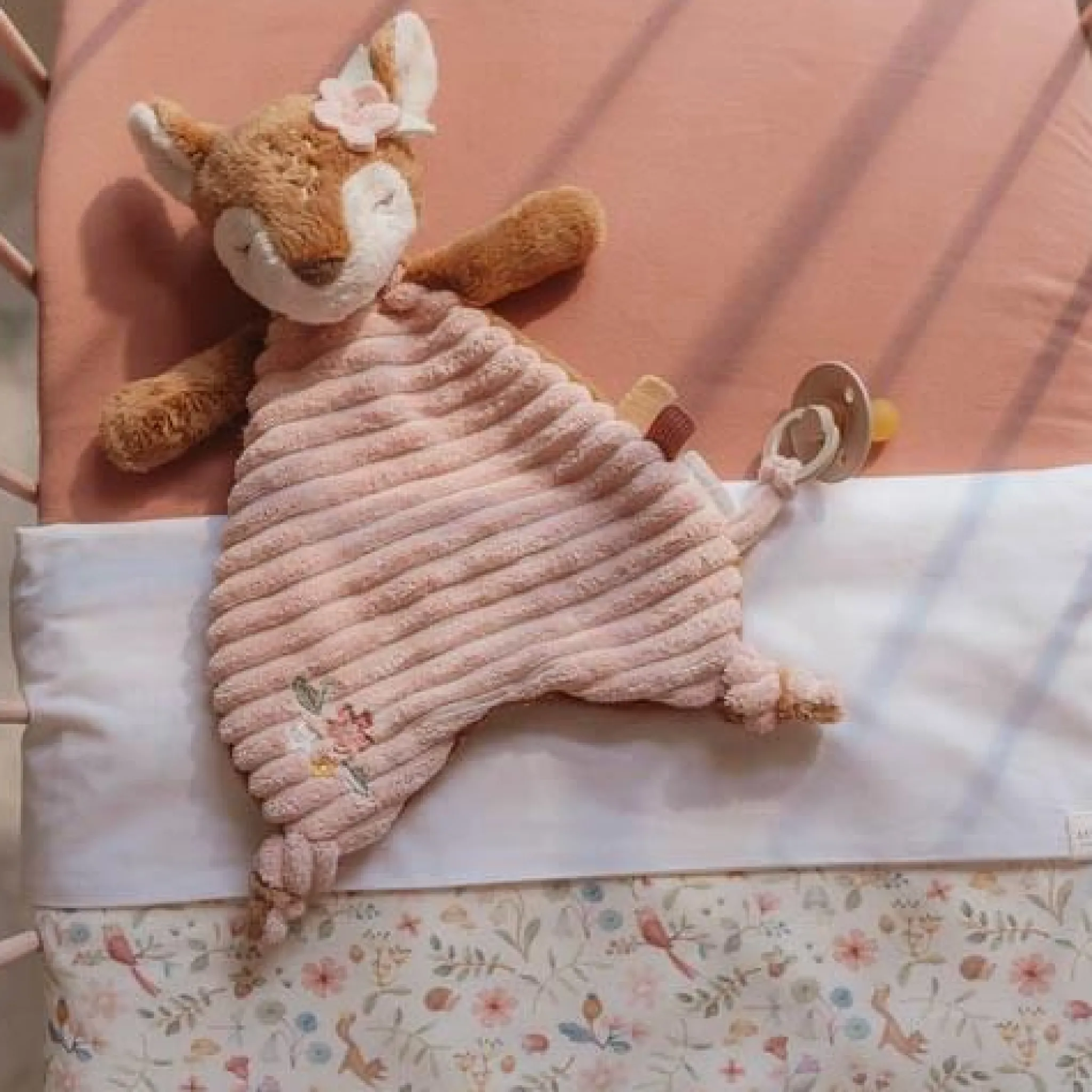 Little Dutch Crib fitted sheet - Pink - Essentials