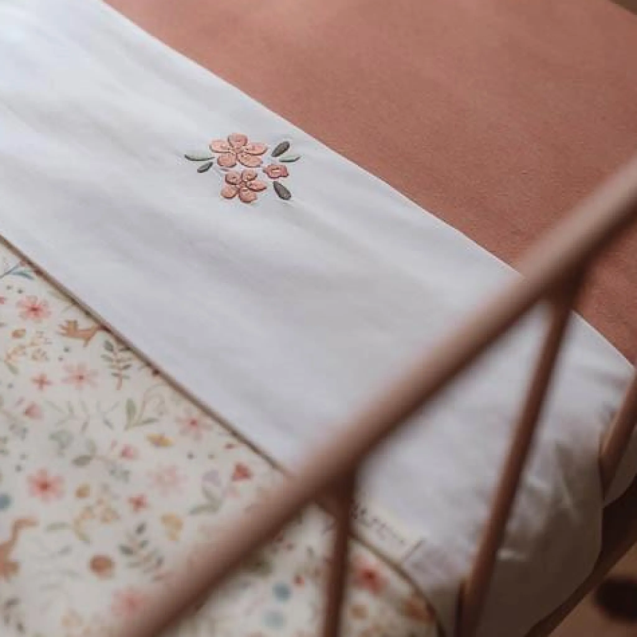 Little Dutch Crib Sheet - White - Fairy Garden - Fairy Flowers Hot