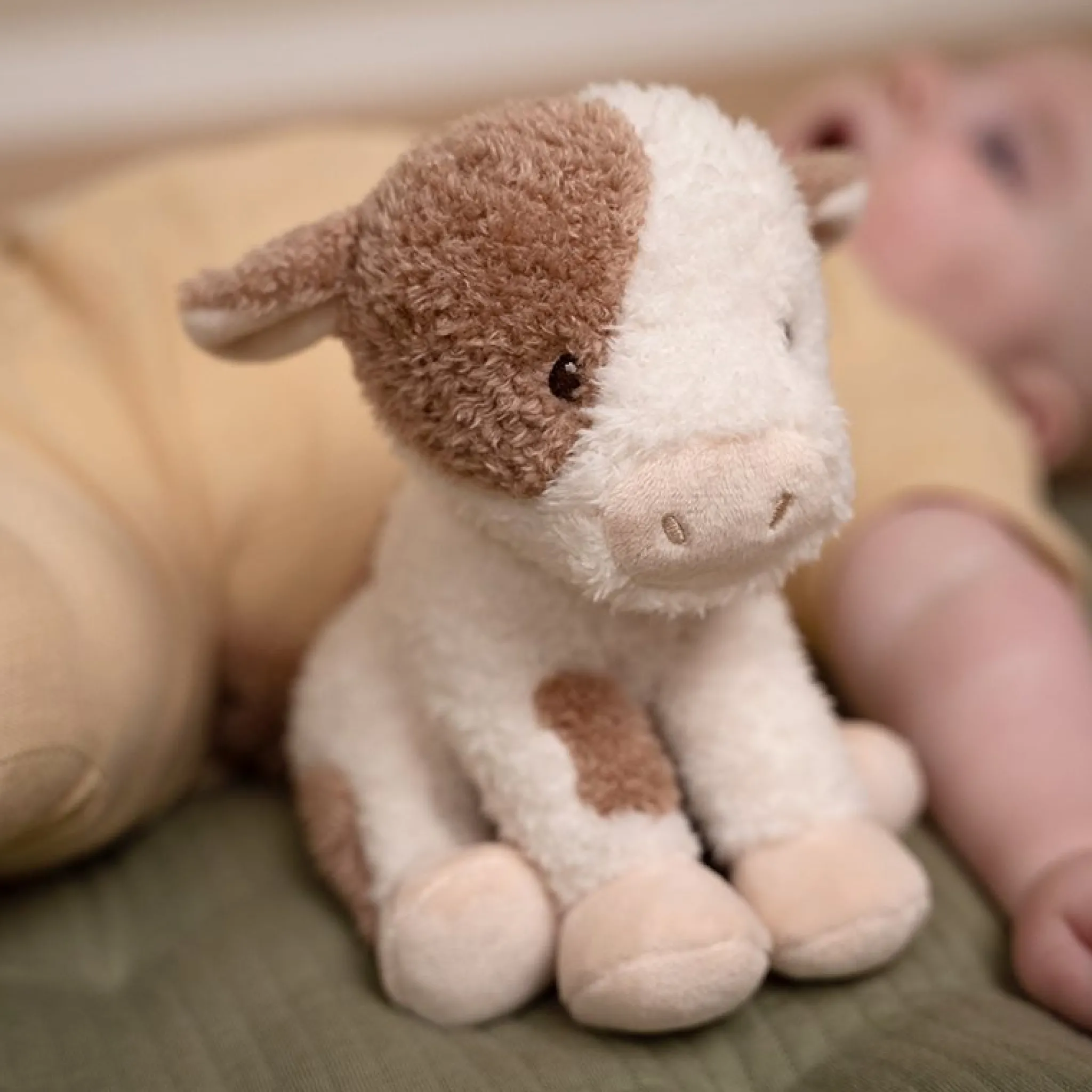Little Dutch Cuddle Cow 17cm Little Farm Outlet