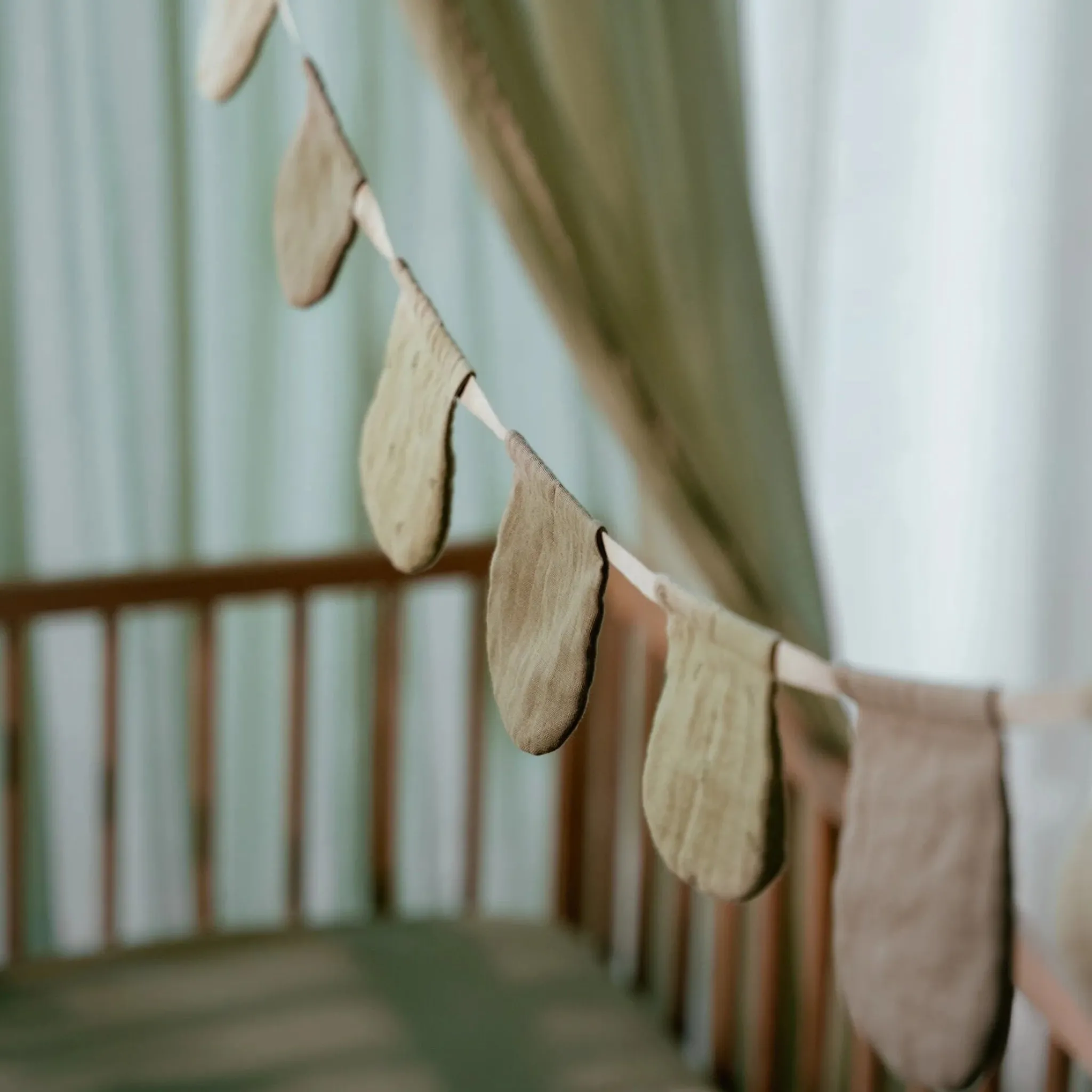 Little Dutch Garland with flags - Green - Essentials