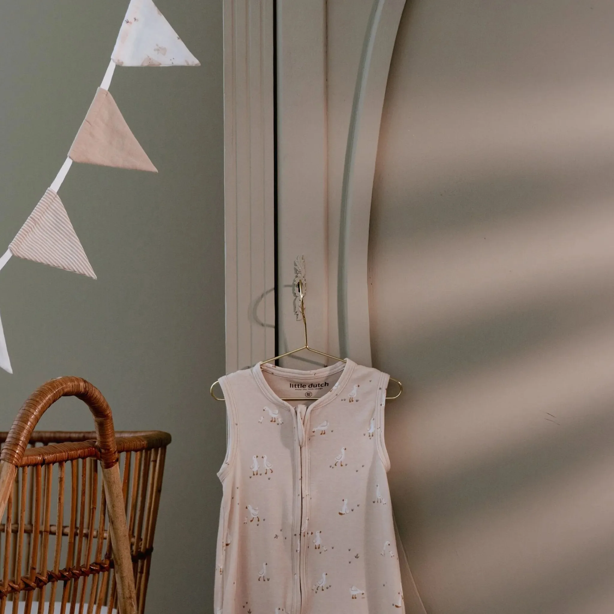 Little Dutch Garland with flags - White - Newborn Naturals - Baby Bunny Online