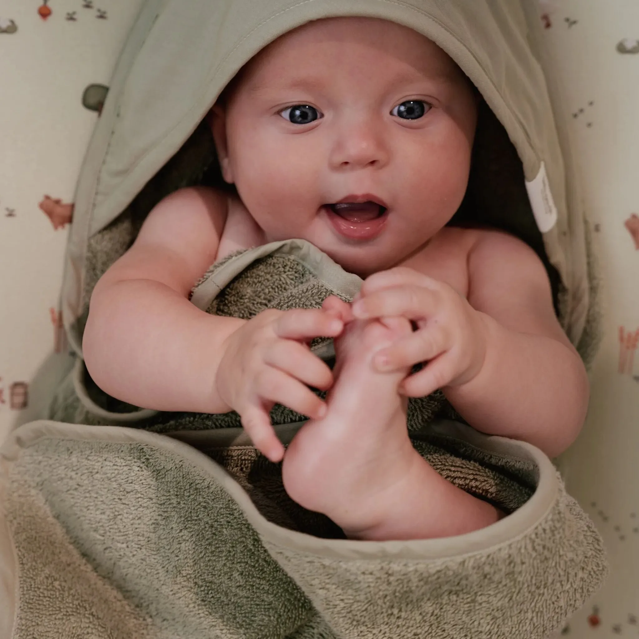 Little Dutch Hooded towel - Embroidered - Green - 75 x 75 Hot