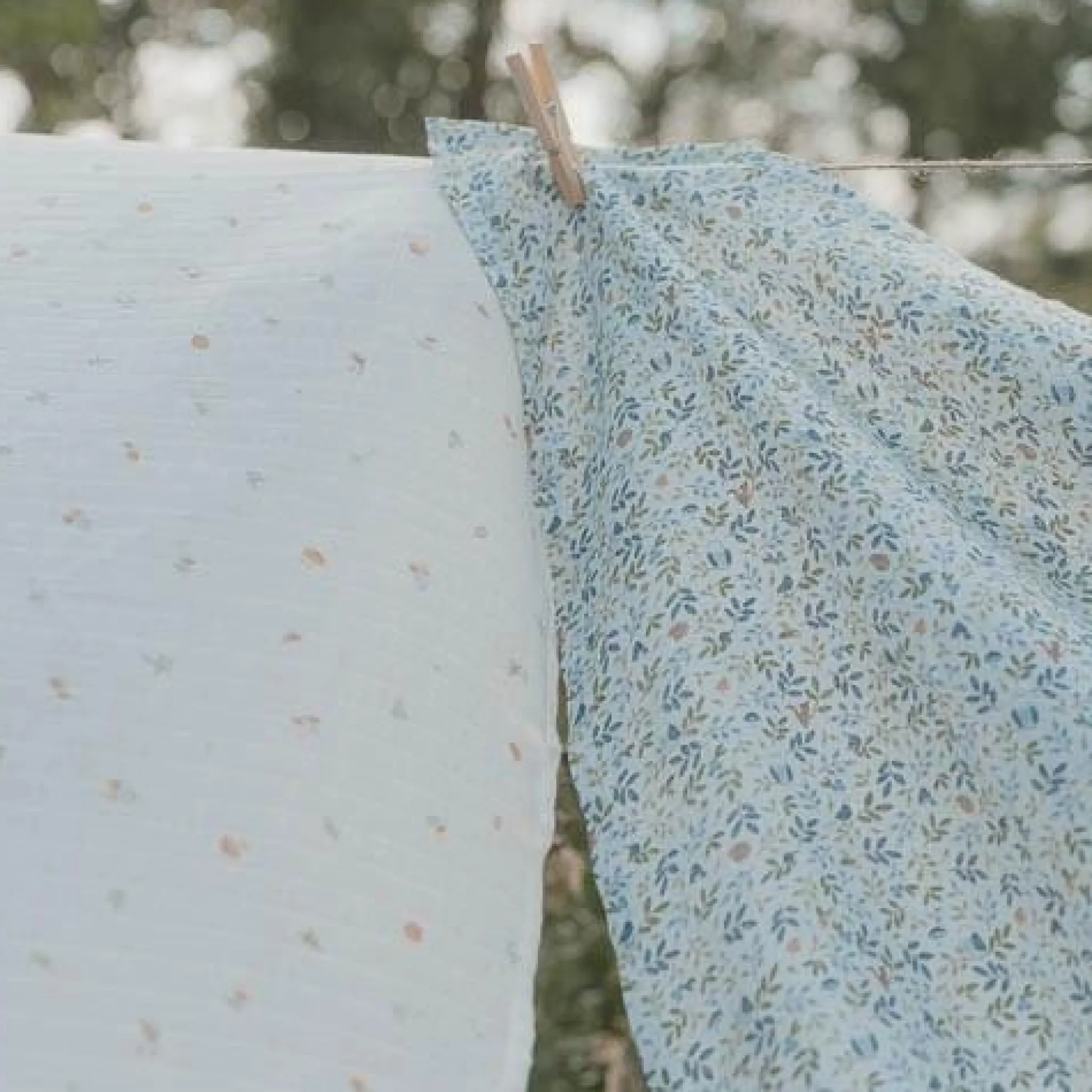 Little Dutch Junior Fitted Sheet - Blue - Size Junior - Forest Friends - Forest Adventure Online