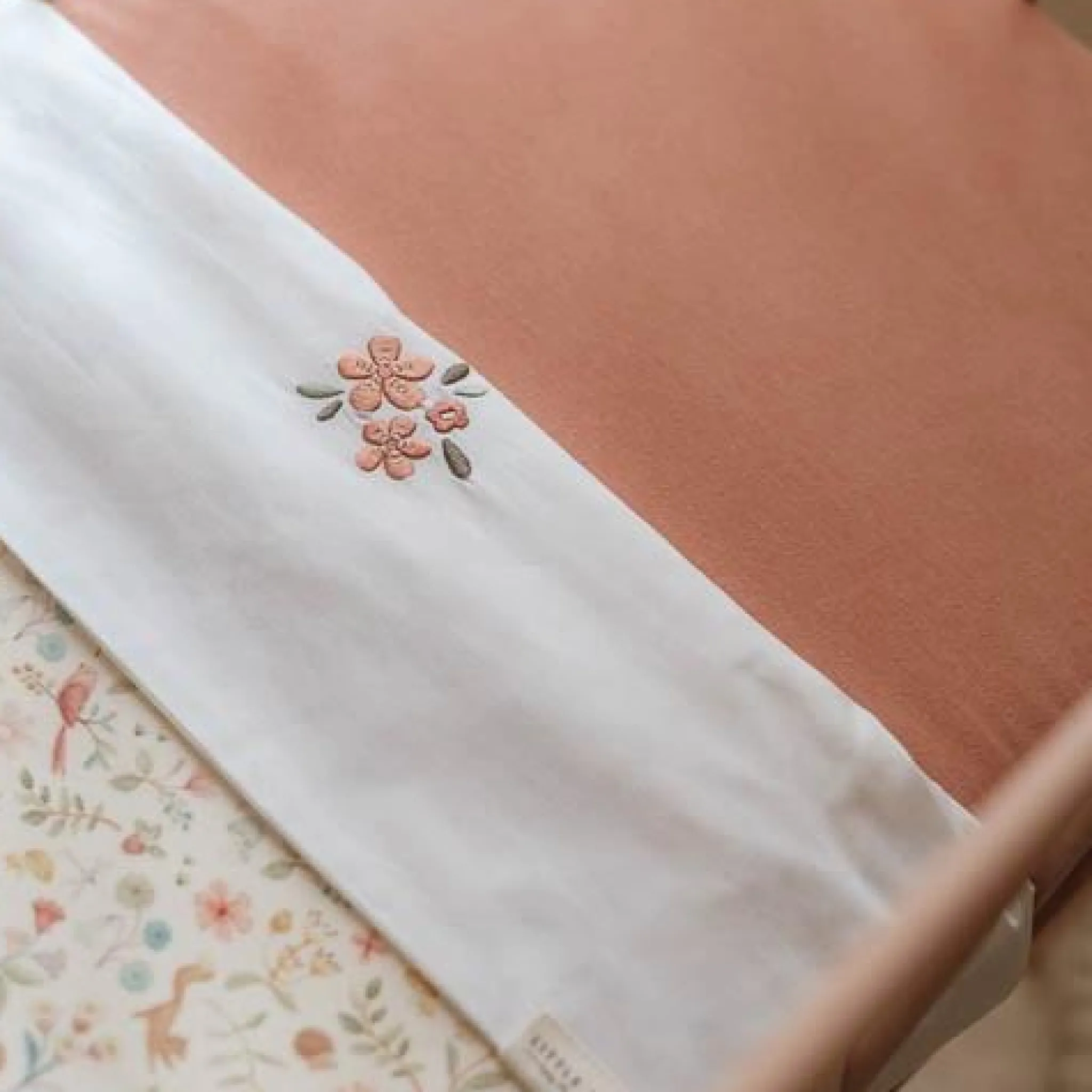Little Dutch Junior fitted sheet - Pink - Size Junior - Essentials
