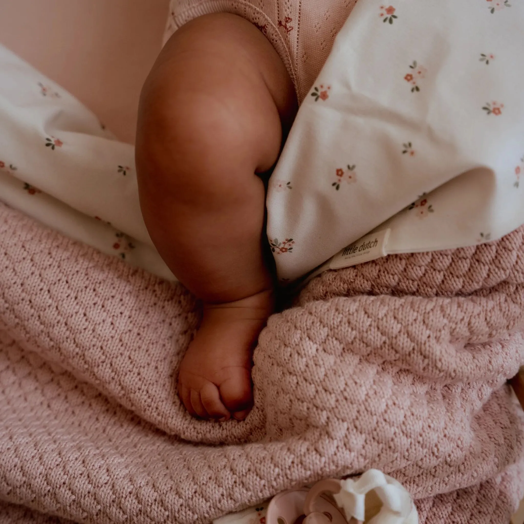 Little Dutch Knitted crib blanket - Pink - Essentials Clearance