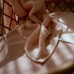 Little Dutch Knitted crib blanket - Pink - Essentials Clearance