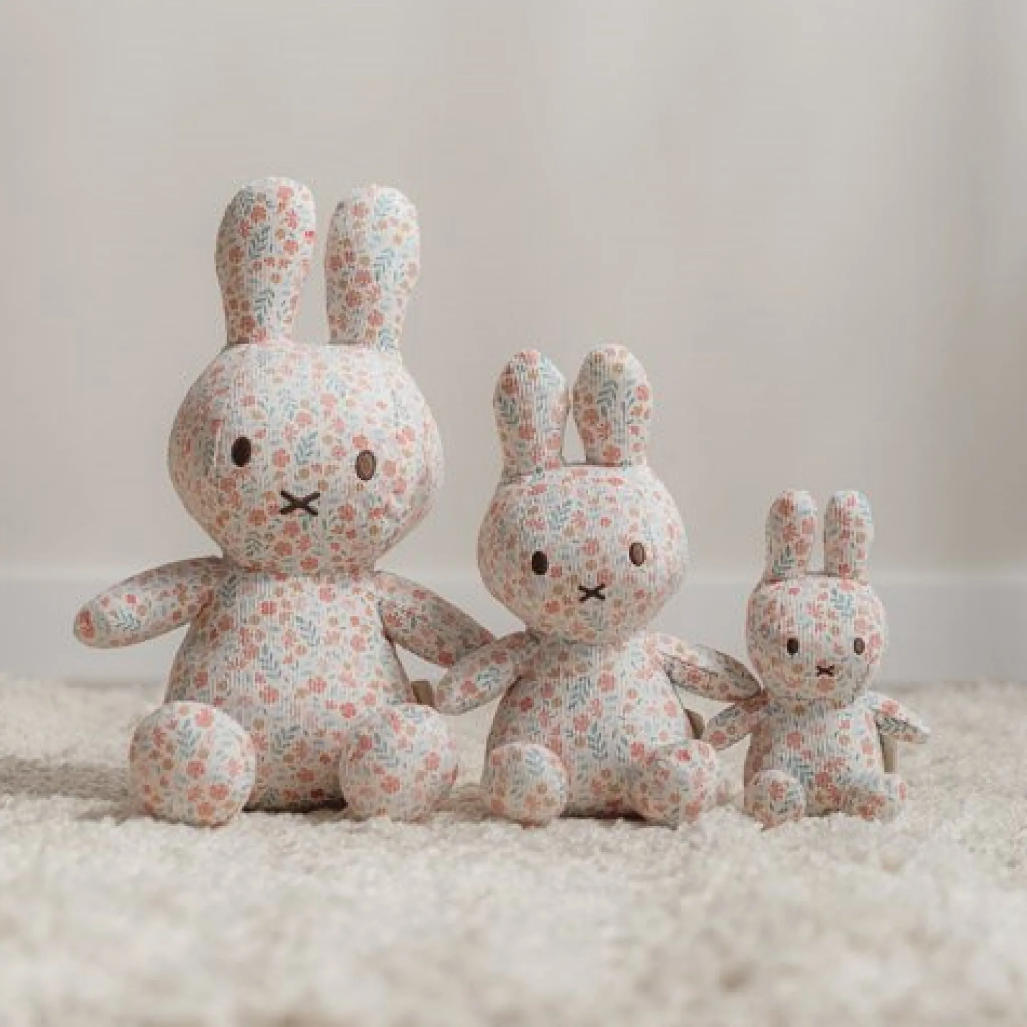 Little Dutch miffy cuddle all-over print 30 cm - Pink - Lucky Blossom Clearance