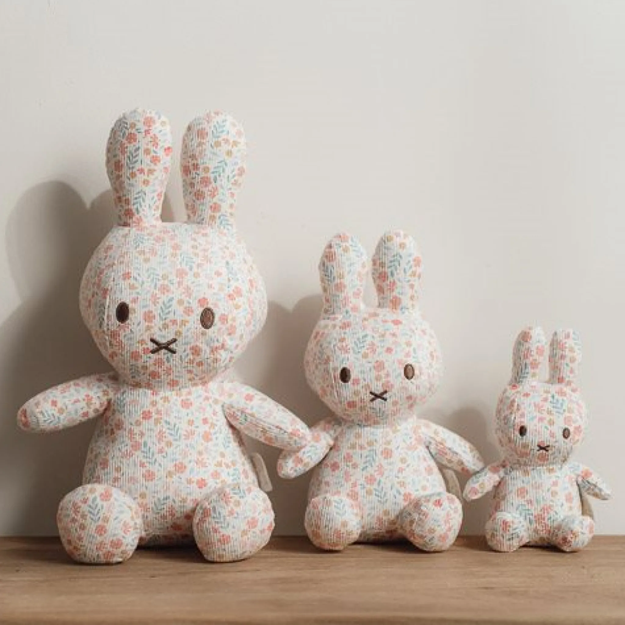 Little Dutch miffy cuddle all-over print 30 cm - Pink - Lucky Blossom Clearance