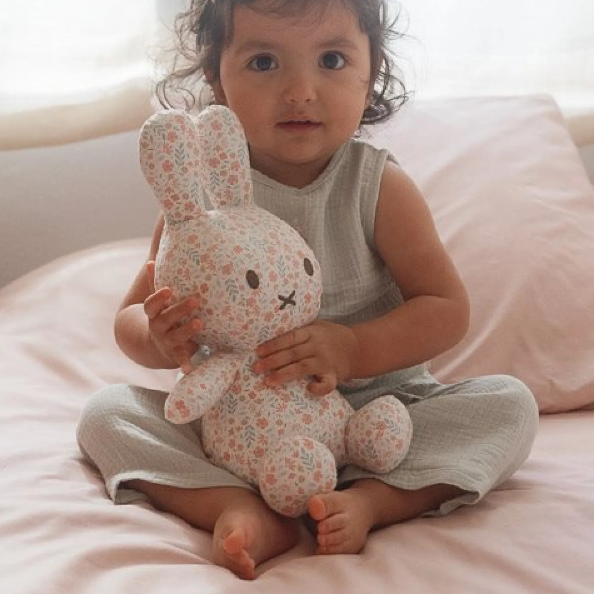 Little Dutch miffy cuddle all-over print 30 cm - Pink - Lucky Blossom Clearance