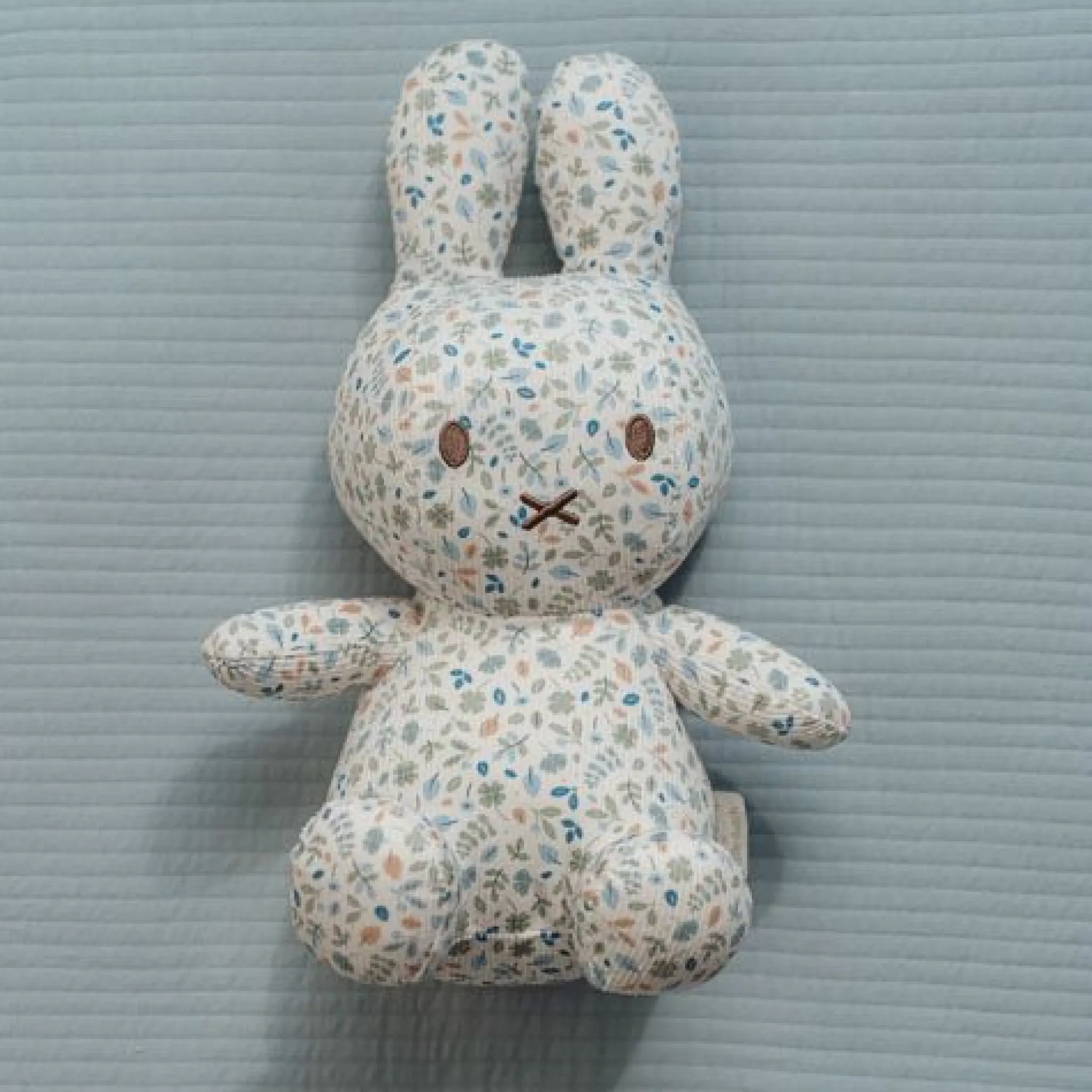 Little Dutch miffy cuddle all-over print 30 cm - Blue - Lucky Leaves Sale