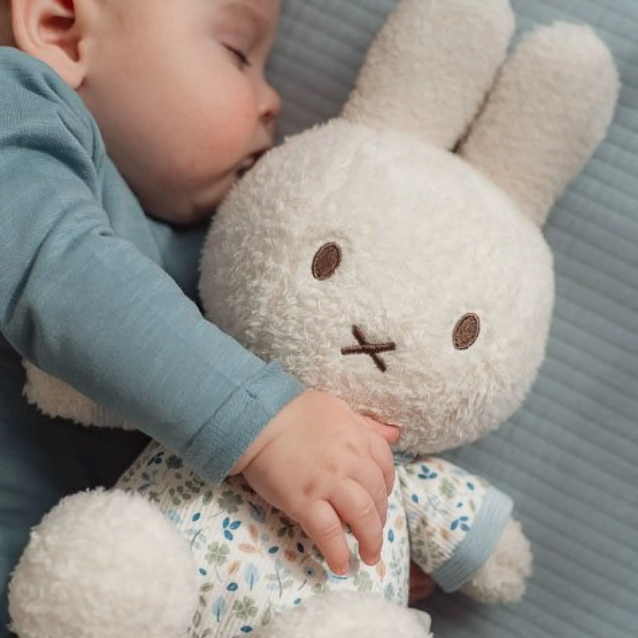Little Dutch miffy cuddle 30 cm - Blue - Lucky Leaves Hot