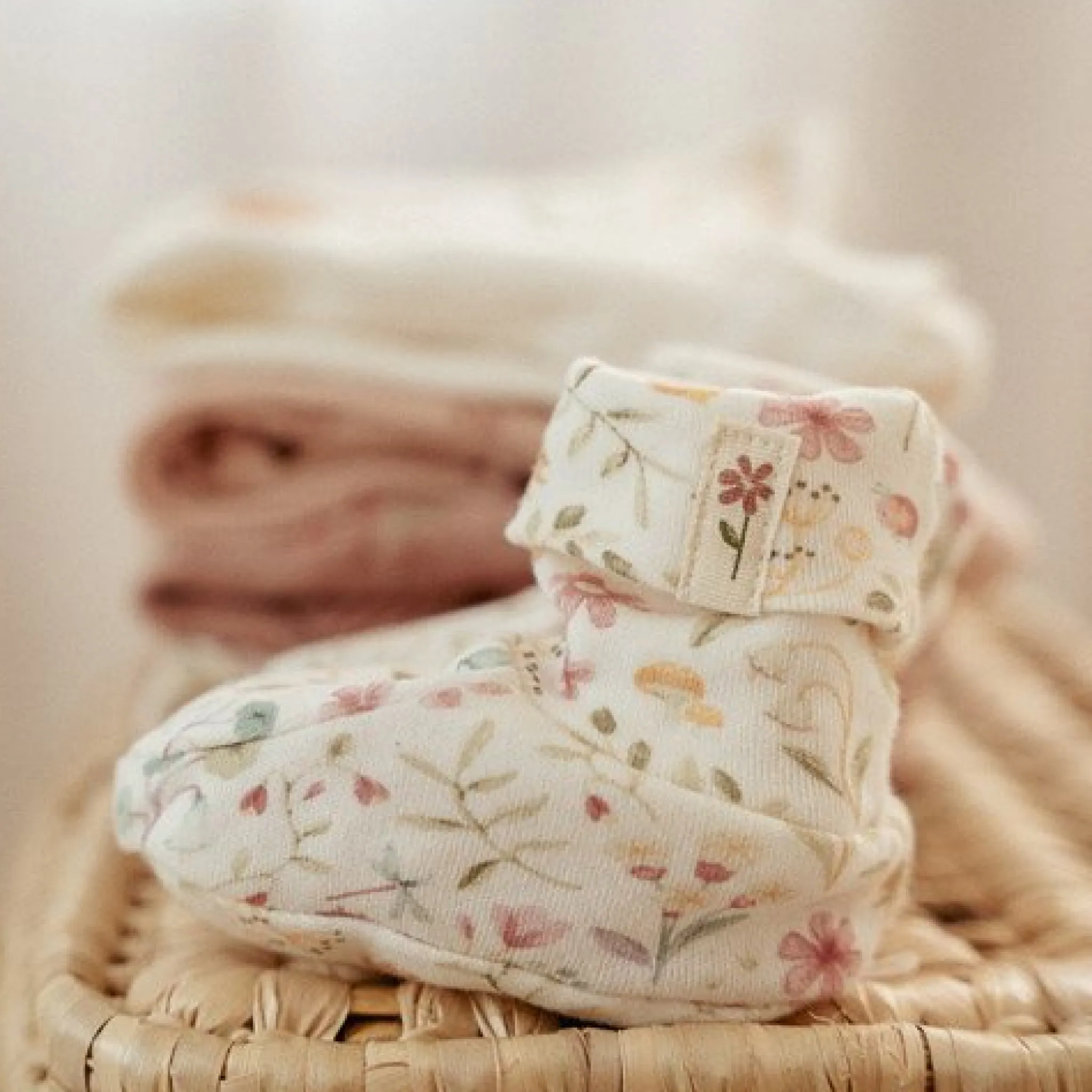Little Dutch Slippers - White - Fairy Garden Sale