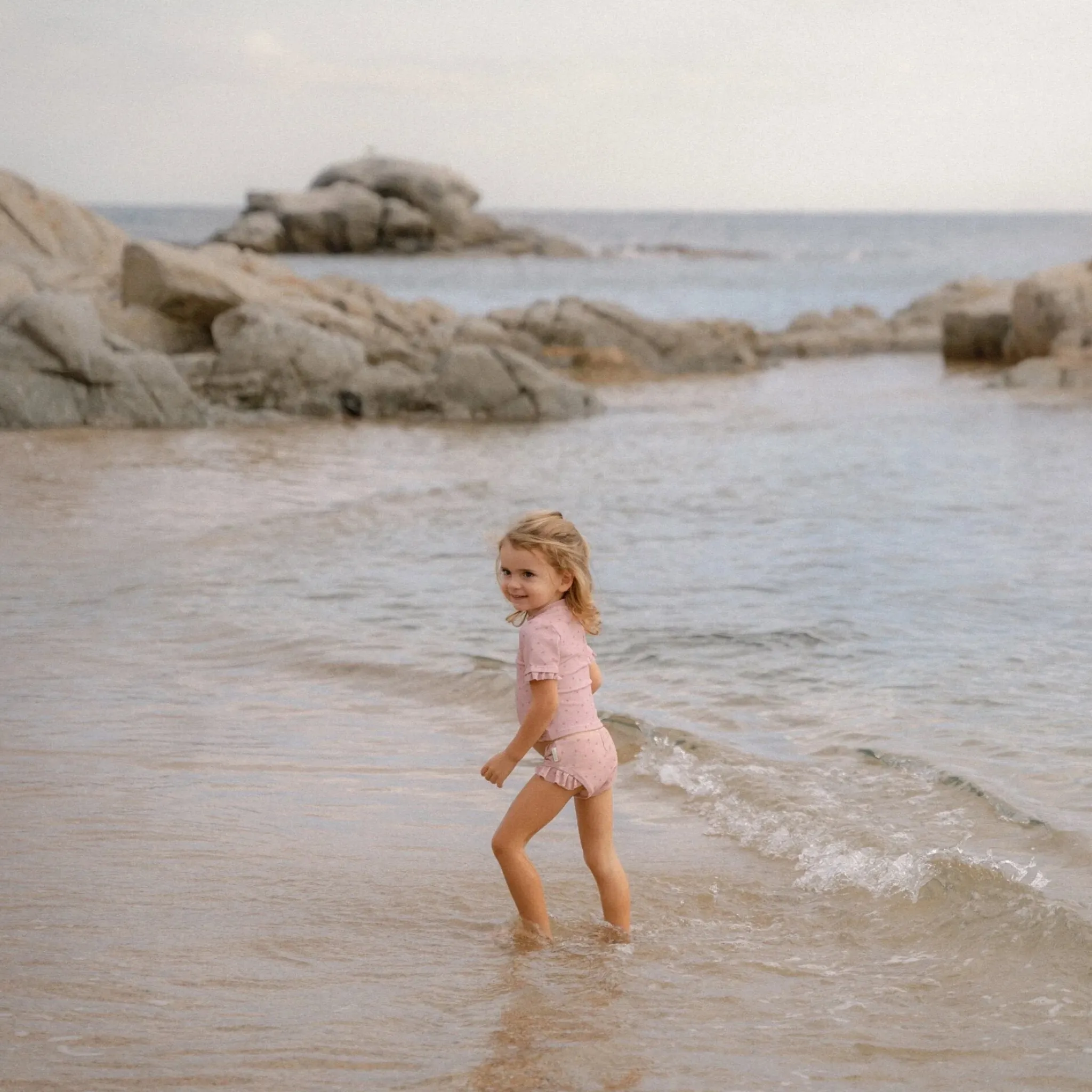 Little Dutch Swim shirt short sleeve - Light pink - Sunny Flowers Sale