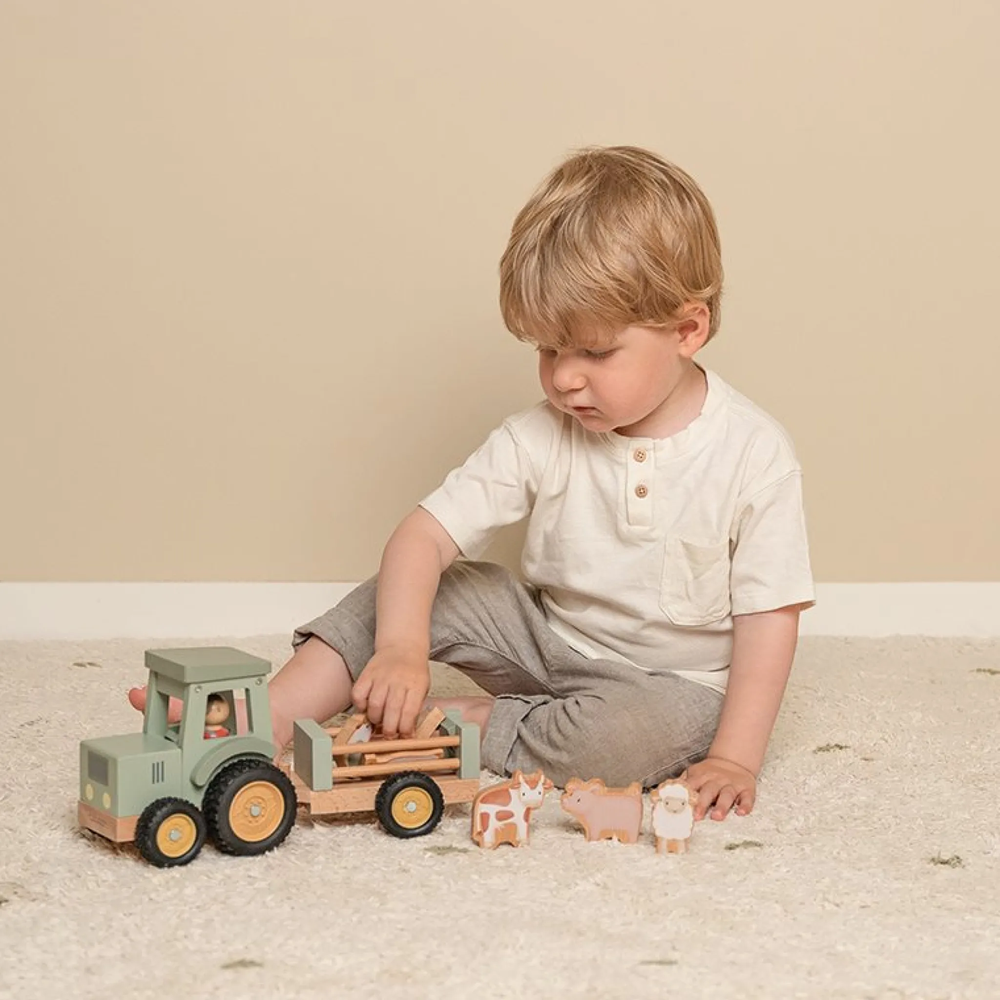 Little Dutch Tractor with trailer Little Farm Discount