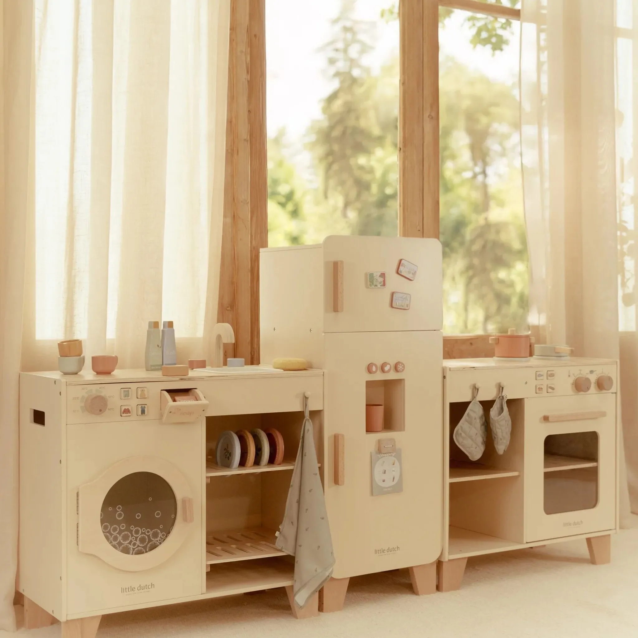Little Dutch Wooden play kitchen – Essentials – Limited edition New