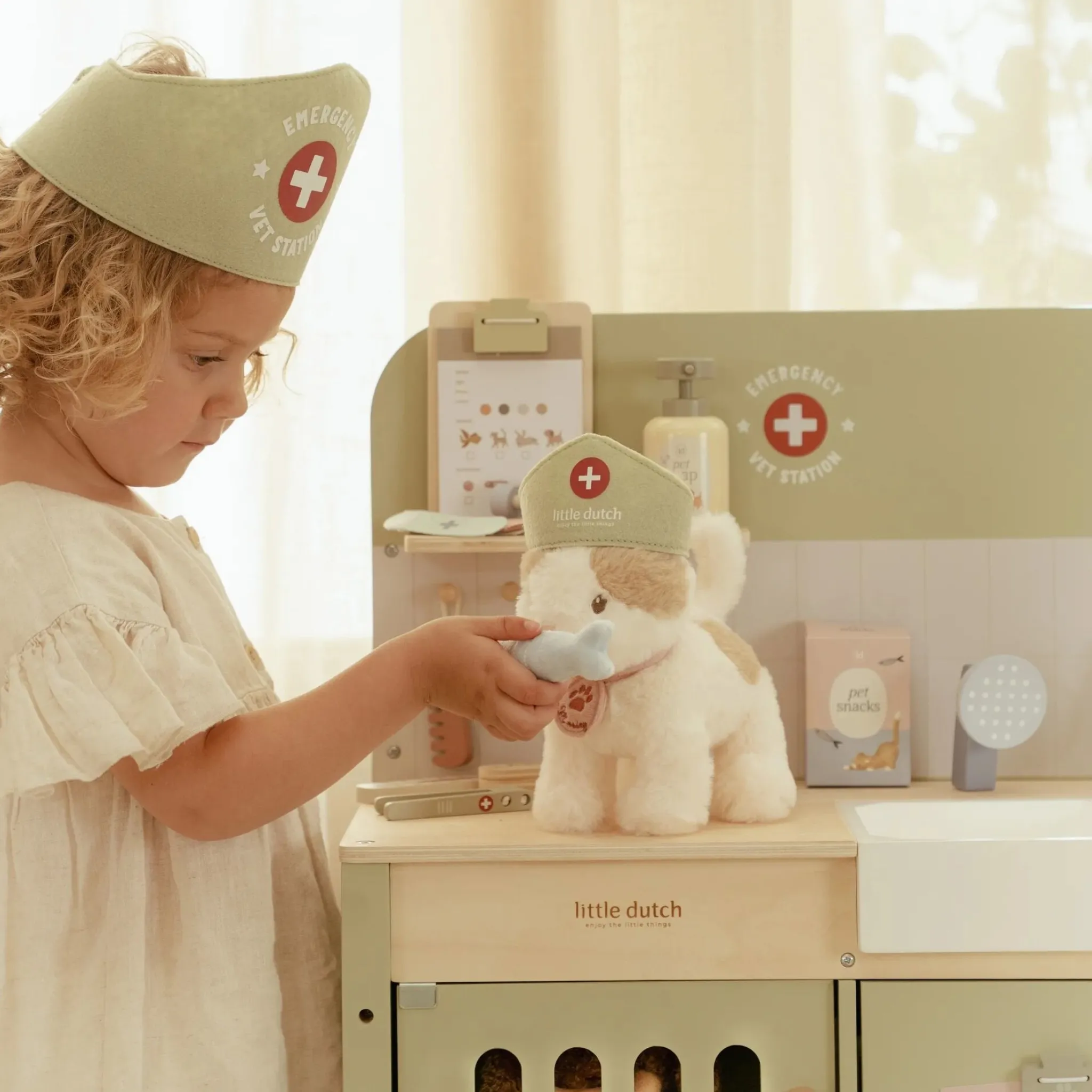Little Dutch Wooden veterinary practice – Green – Essentials Discount